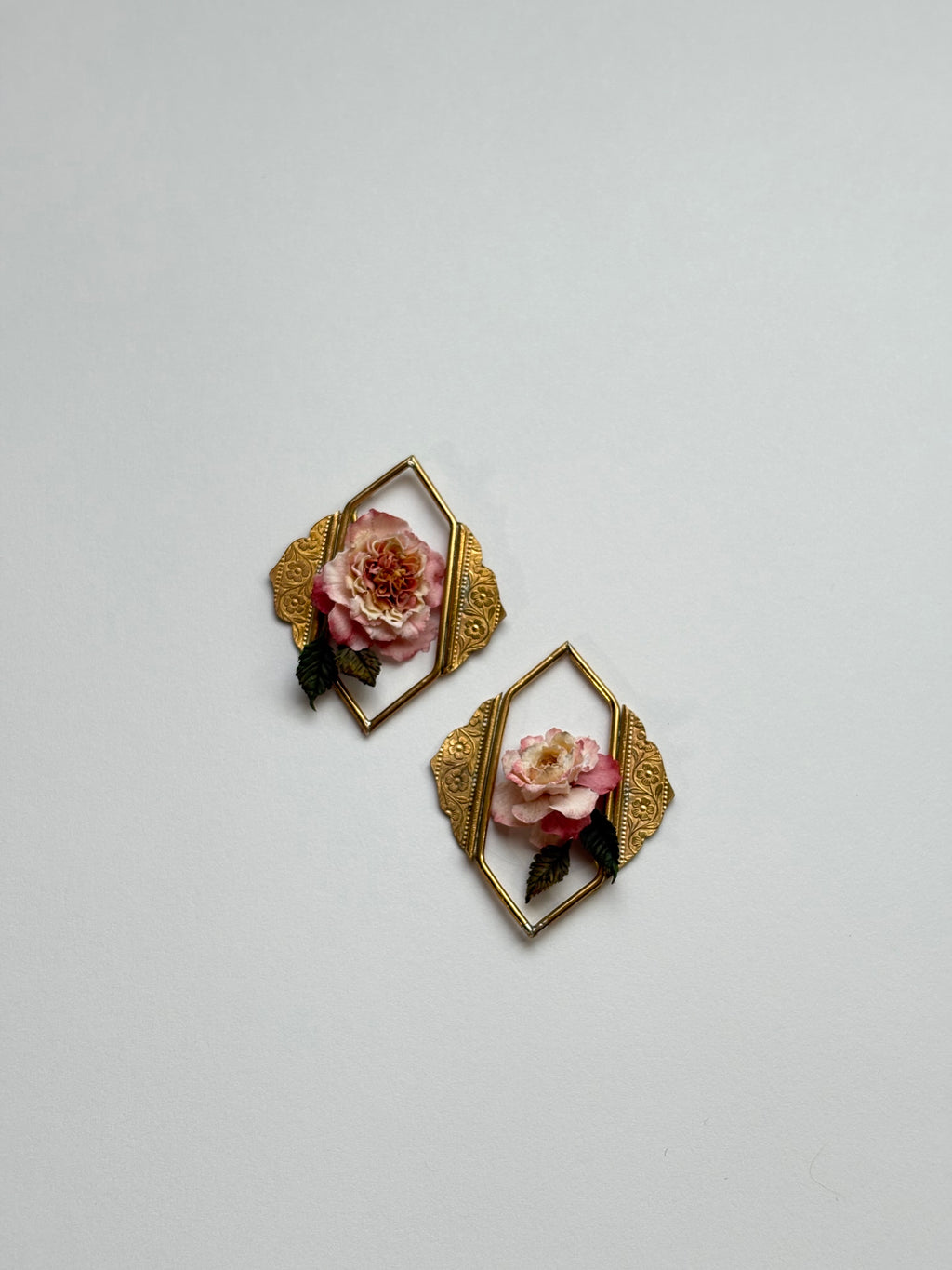 Florals - Rose Reverie - Miyabi Classic Rose in Vintage Ornate Frames